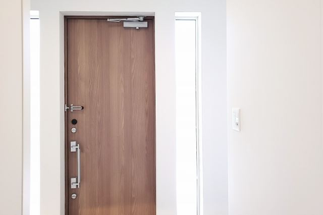 修理した玄関ドア