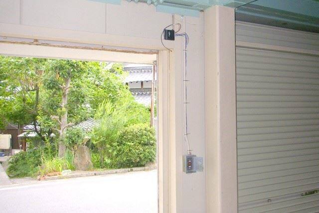 交換した電動シャッター