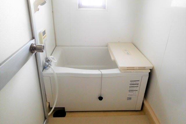 耐用年数が近い浴室ドア